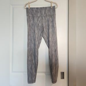 Lululemon Wunder Under Leggings, Size 10, Grey Arrow Jacquard Battleship Pattern